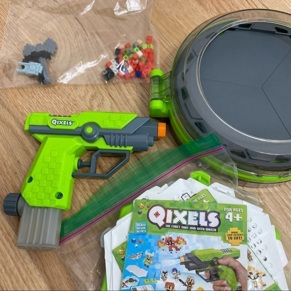 Quixels Maker Spray Play Set Hard to Find Green